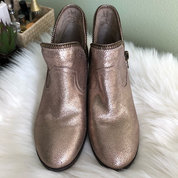 Chinese Laundry strawberry fields gold boots - Picture 2 of 6